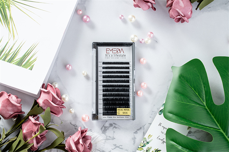 wholesale-real mink-eyelashes.jpg